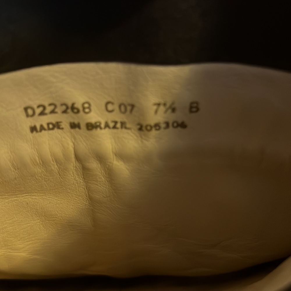Fine Brazilian Leather Boots with Classic Stitching | Inside zippers | 7.5 B - Picture 2 of 8